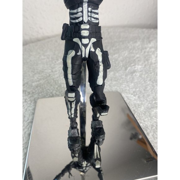 McFarlane Fortnite Green Glow Skull Trooper 7" Glow in the Dark Action Figure - Picture 3 of 11